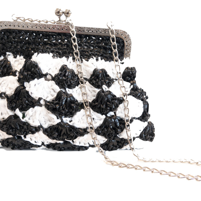 Pochette a scacchi - Bianca e nera